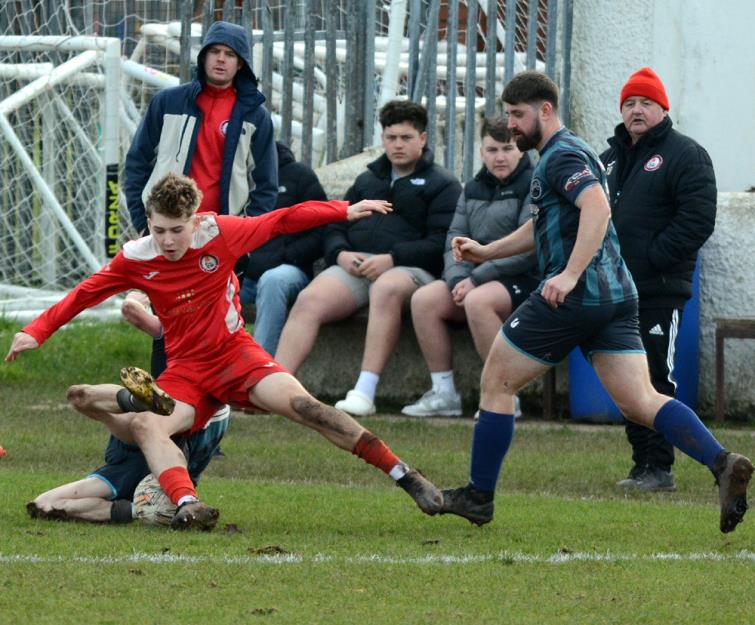 Another no nonsense tackle between the Robins and Tish